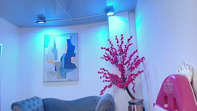 Snapshot of Arianna_sweeet chatting on 09-16-25, 03:29 Arianna sweeet online show from 09-16-25, 03:29