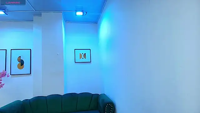 Snapshot of Arianna_sweeet chatting on 10-08-25, 03:48 Arianna sweeet online show from 10-08-25, 03:48