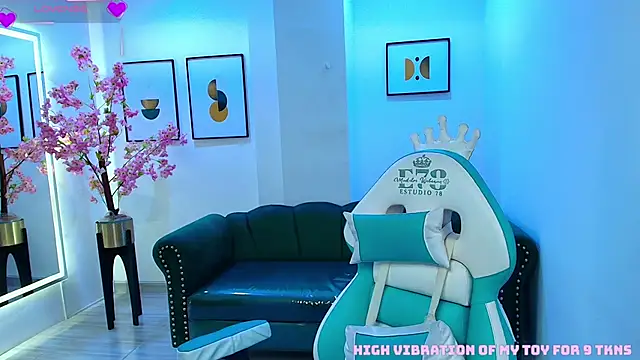 Snapshot of Arianna_sweeet chatting on 10-10-25, 03:38 Arianna sweeet online show from 10-10-25, 03:38