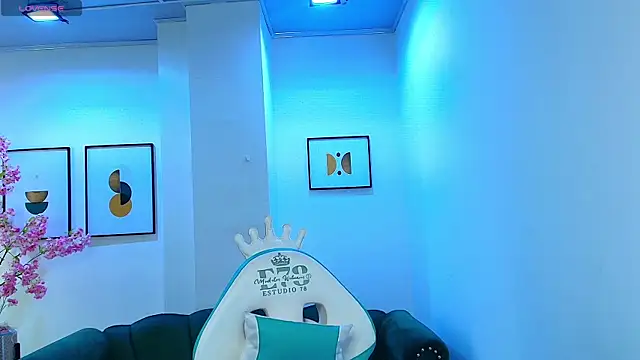 Snapshot of Arianna_sweeet chatting on 10-17-25, 03:10 Arianna sweeet online show from 10-17-25, 03:10