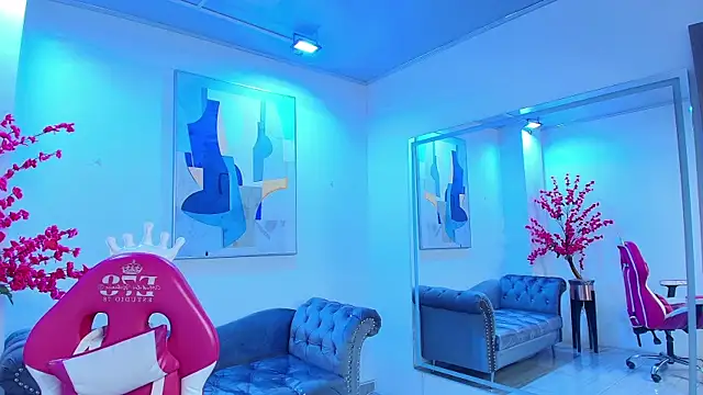 Snapshot of Arianna_sweeet chatting on 10-24-25, 03:36 Arianna sweeet online show from 10-24-25, 03:36