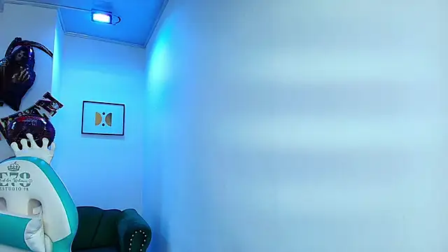 Snapshot of Arianna_sweeet chatting on 10-29-25, 03:42 Arianna sweeet online show from 10-29-25, 03:42