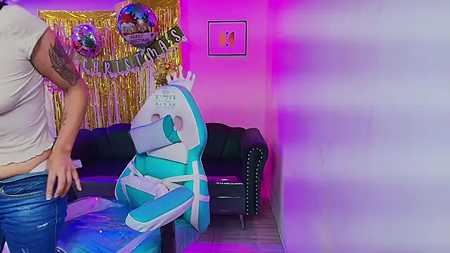 Snapshot of Arianna_sweeet chatting on 12-14-25, 03:12 Arianna sweeet online show from 12-14-25, 03:12