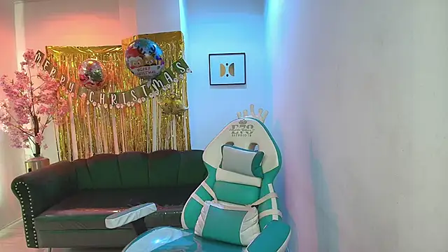 Snapshot of Arianna_sweeet chatting on 12-23-25, 03:37 Arianna sweeet online show from 12-23-25, 03:37