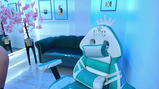 Snapshot of Arianna_sweeet chatting on 01-06-26, 03:43 Arianna sweeet online show from 01-06-26, 03:43