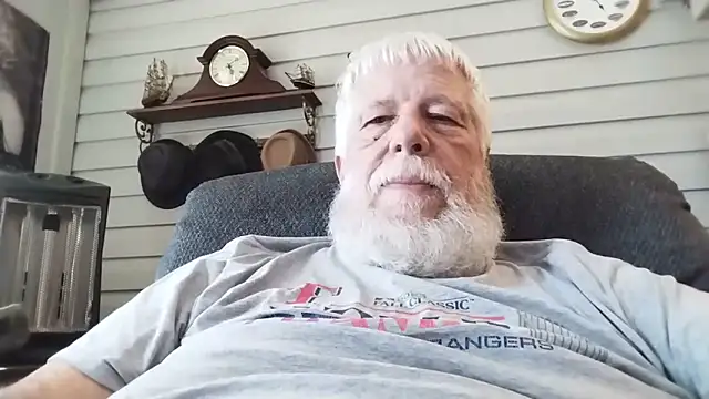 Snapshot of Futura_intx chatting on 06-10-26, 10:08 Futura intx online show from 06-10-26, 10:08