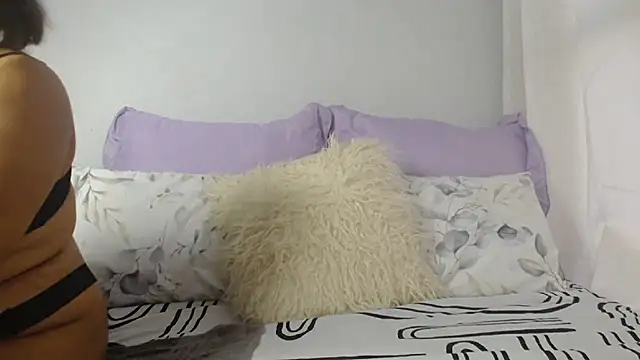 Snapshot of sexytinashe21 chatting on 01-28-25, 03:46 sexytinashe21 online show from 01-28-25, 03:46