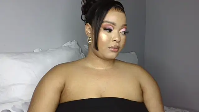 Snapshot of sexytinashe21 chatting on 09-19-25, 10:21 sexytinashe21 online show from 09-19-25, 10:21