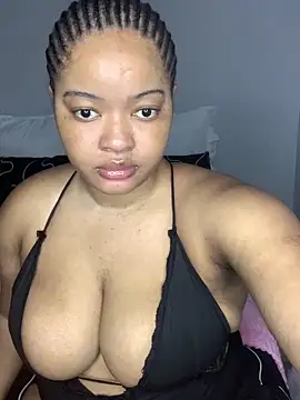 Snapshot of sexytinashe21 chatting on 10-15-25, 07:25 sexytinashe21 online show from 10-15-25, 07:25