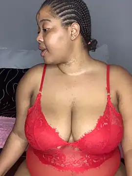 Snapshot of sexytinashe21 chatting on 10-18-25, 06:30 sexytinashe21 online show from 10-18-25, 06:30