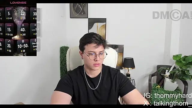 Snapshot of Thom_Ohtani chatting on 01-05-25, 10:19 Thom Ohtani online show from 01-05-25, 10:19