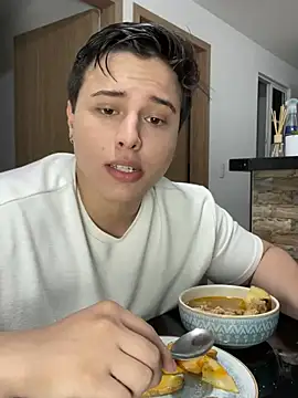 Snapshot of Thom_Ohtani chatting on 01-07-25, 02:20 Thom Ohtani online show from 01-07-25, 02:20