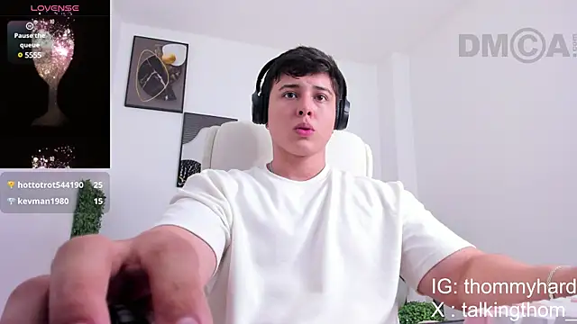 Snapshot of Thom_Ohtani chatting on 01-07-25, 05:22 Thom Ohtani online show from 01-07-25, 05:22