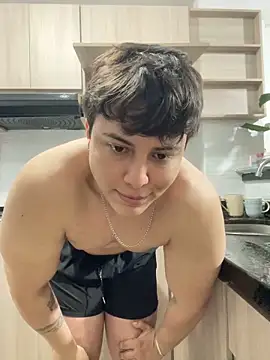 Snapshot of Thom_Ohtani chatting on 01-08-25, 01:42 Thom Ohtani online show from 01-08-25, 01:42