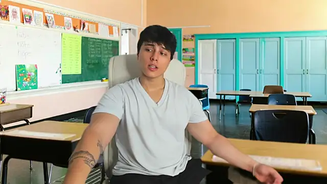 Snapshot of Thom_Ohtani chatting on 02-15-25, 01:31 Thom Ohtani online show from 02-15-25, 01:31
