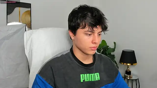 Snapshot of Thom_Ohtani chatting on 03-01-25, 01:43 Thom Ohtani online show from 03-01-25, 01:43