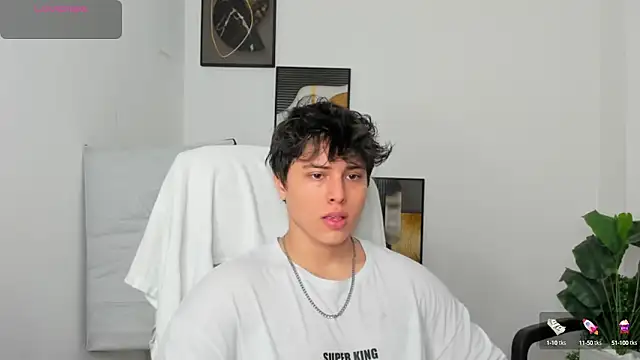 Snapshot of Thom_Ohtani chatting on 03-05-25, 02:45 Thom Ohtani online show from 03-05-25, 02:45