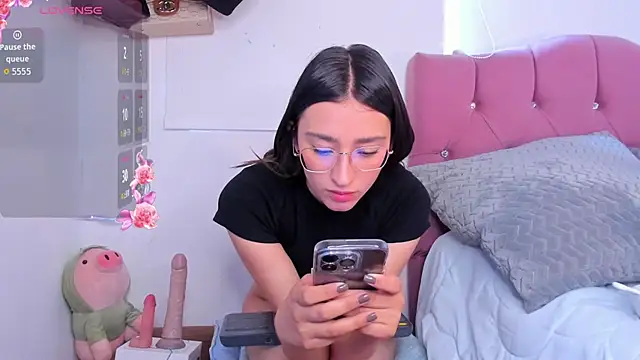 Snapshot of irirs_rouse chatting on 11-11-25, 03:01 irirs rouse online show from 11-11-25, 03:01