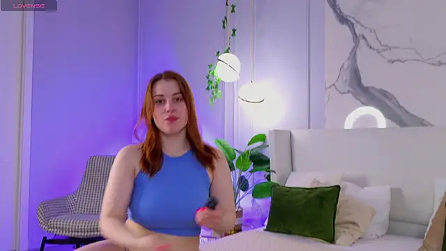 Snapshot of EllieGarson chatting on 07-02-26, 06:03 EllieGarson online show from 07-02-26, 06:03