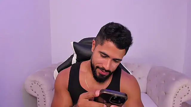 Santiago huntt online show from 03-04-26, 08:48