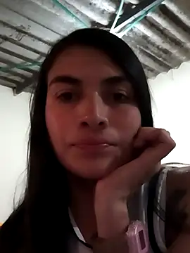 blue and whithe online show from 04-07-26, 07:36