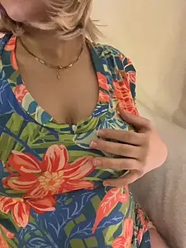 Snapshot of Maya_mimi chatting on 01-14-26, 02:12 Maya mimi online show from 01-14-26, 02:12