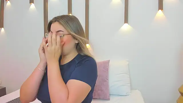 antonella cutie  online show from 02-12-25, 12:01