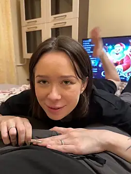 Alexandria Balenciaga online show from 01-08-25, 01:21