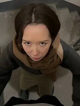 Alexandria Balenciaga online show from 01-20-25, 07:14