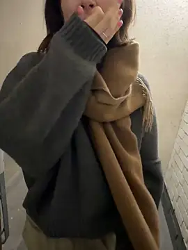 Alexandria Balenciaga online show from 01-21-25, 08:21