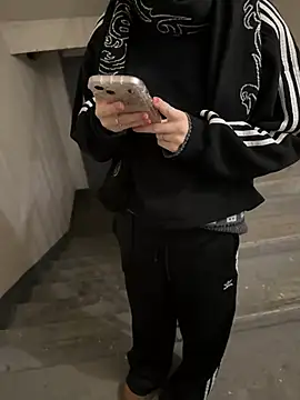 Alexandria Balenciaga online show from 01-28-25, 08:04