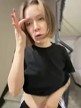 Alexandria Balenciaga online show from 02-23-25, 06:12