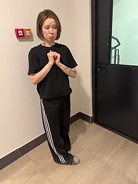 Alexandria Balenciaga online show from 02-23-25, 09:16