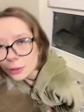 Alexandria Balenciaga online show from 03-15-25, 10:44