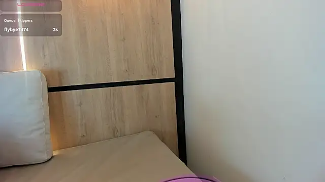 ashlyn parker online show from 01-13-26, 08:36