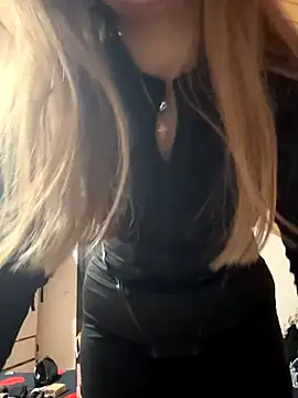 mewKate online show from 12-15-25, 03:27