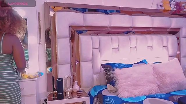 Snapshot of Aliana_Ross chatting on 11-12-25, 07:20 Aliana Ross online show from 11-12-25, 07:20