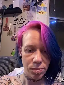 Snapshot of trashbrat chatting on 03-09-26, 05:55 trashbrat online show from 03-09-26, 05:55