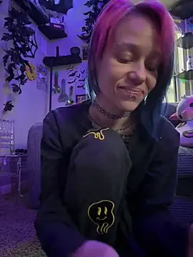 Snapshot of trashbrat chatting on 05-01-26, 11:31 trashbrat online show from 05-01-26, 11:31