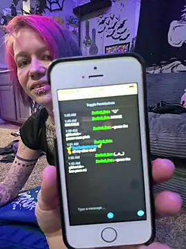 Snapshot of trashbrat chatting on 05-28-26, 06:54 trashbrat online show from 05-28-26, 06:54