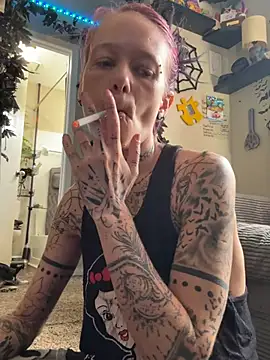 Snapshot of trashbrat chatting on 07-19-26, 02:43 trashbrat online show from 07-19-26, 02:43