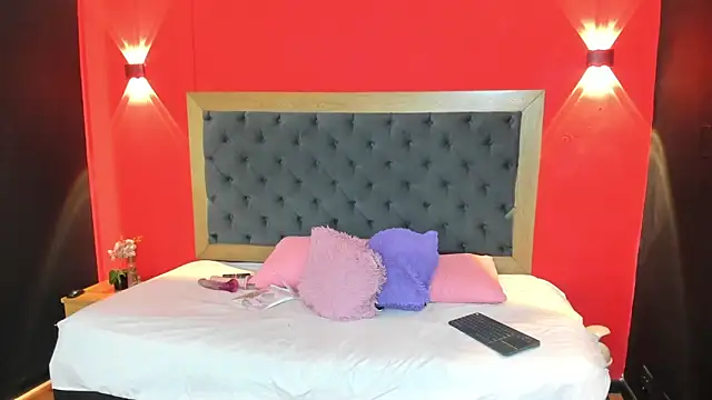 Charlot Vega  online show from 10-24-25, 07:43