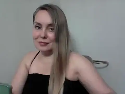 Snapshot of Lolawhite8 chatting on 03-12-25, 05:02 Lolawhite8 online show from 03-12-25, 05:02