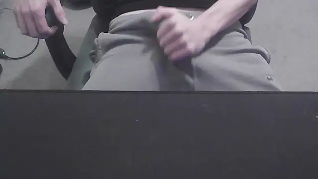 Snapshot of LoveFun02 chatting on 12-01-25, 03:11 LoveFun02 online show from 12-01-25, 03:11