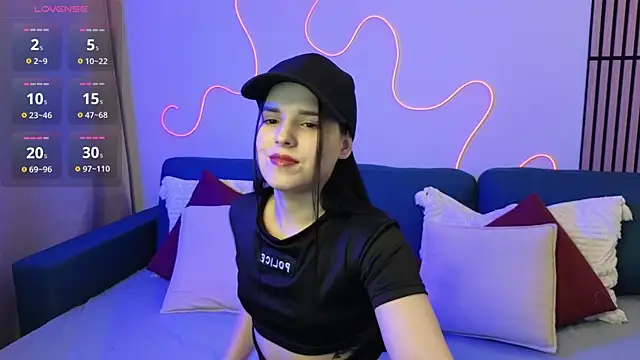 Snapshot of Harleen_Moore chatting on 02-14-25, 01:29 Harleen Moore online show from 02-14-25, 01:29