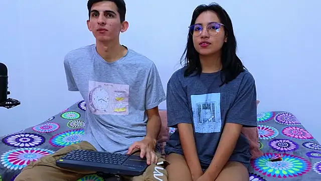 Ana and Leo online show from 01-23-25, 06:35