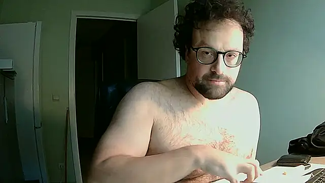Snapshot of littlehairyman chatting on 10-06-25, 06:33 littlehairyman online show from 10-06-25, 06:33