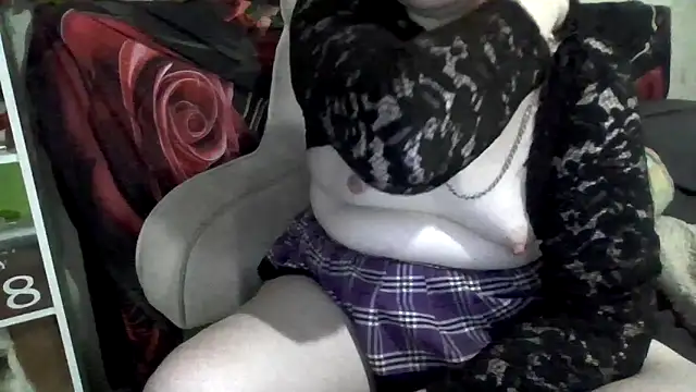 AverageRose online show from 05-29-26, 06:06