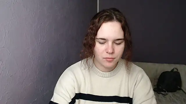 Snapshot of mini_girly chatting on 02-26-25, 01:52 mini girly online show from 02-26-25, 01:52