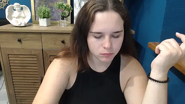 Snapshot of mini_girly chatting on 09-19-25, 07:32 mini girly online show from 09-19-25, 07:32